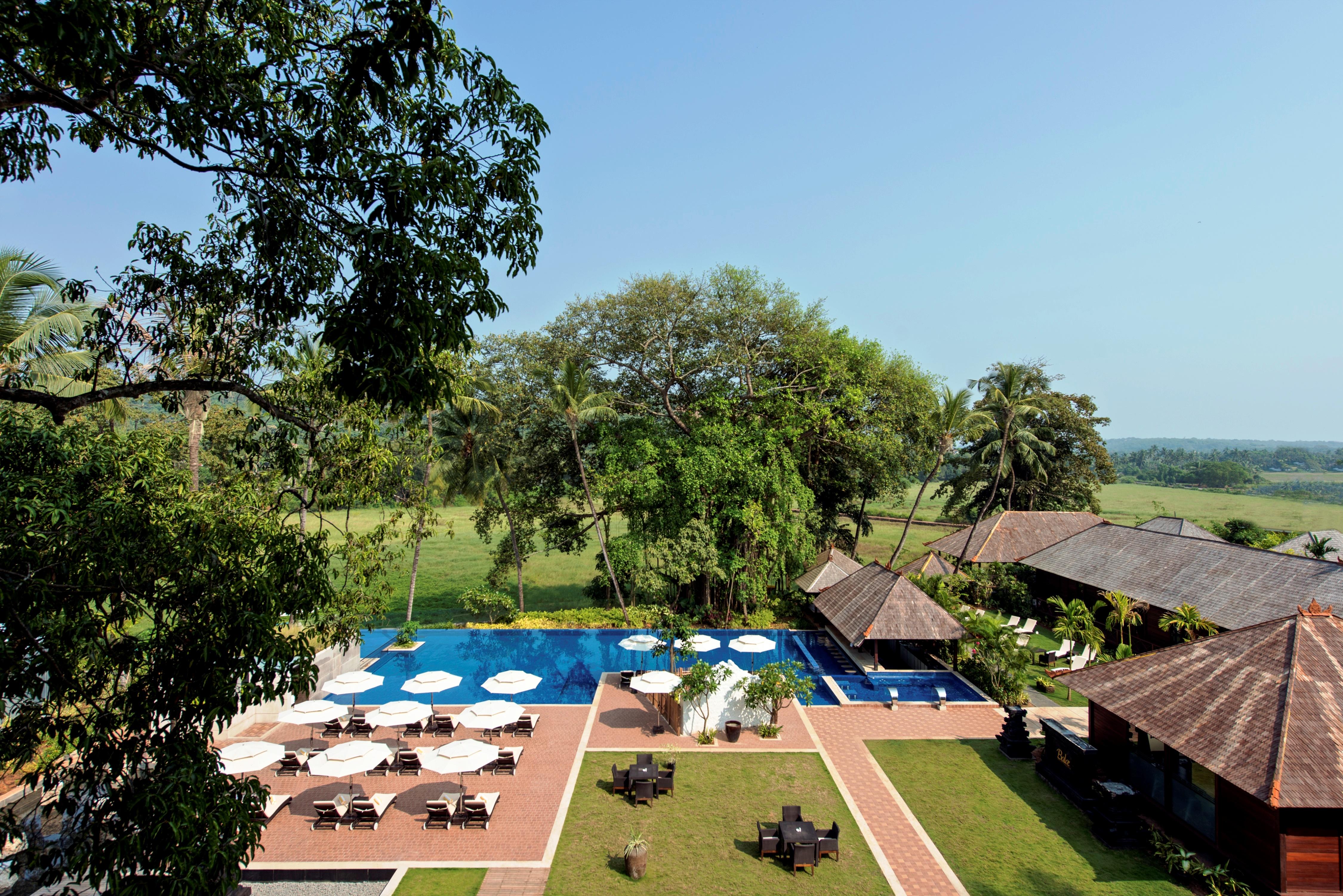 Novotel Goa Resort & Spa Candolim Extérieur photo The pool at the Taj Bengal