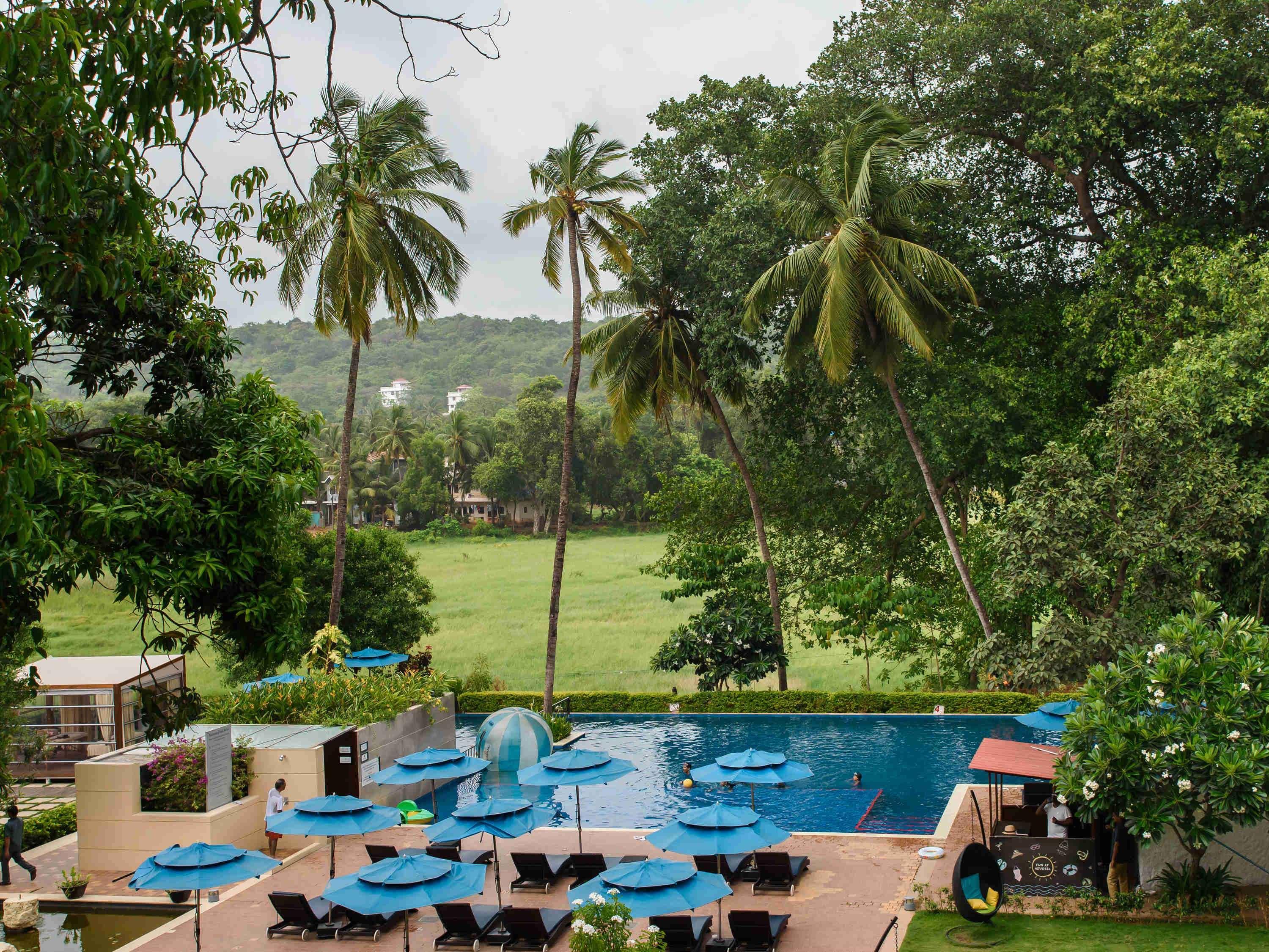 Novotel Goa Resort & Spa Candolim Extérieur photo The pool at the Taj Bengal